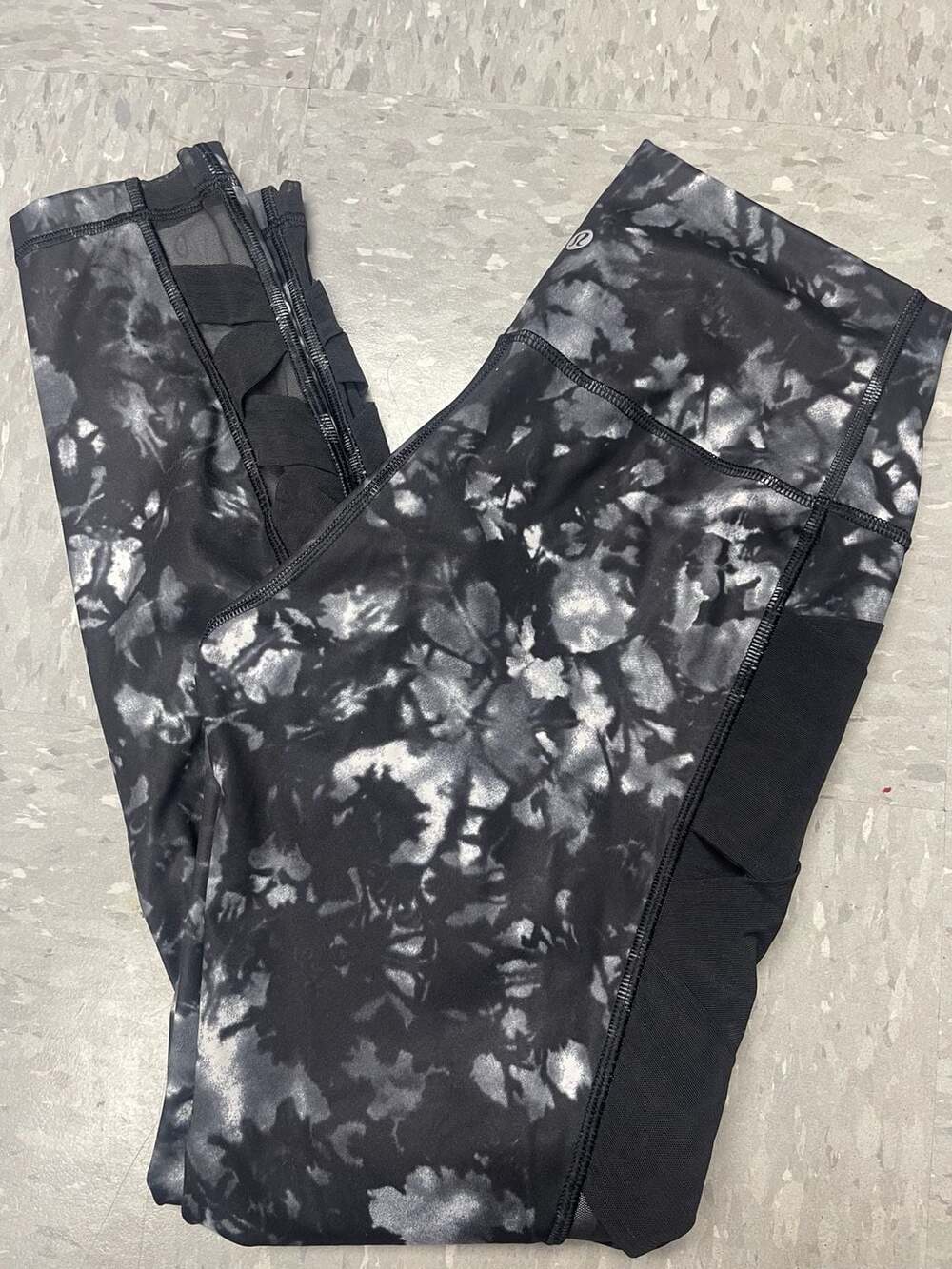 Lululemon Rise and Flow Pant Black White Dusk Dye Leggings Size 8